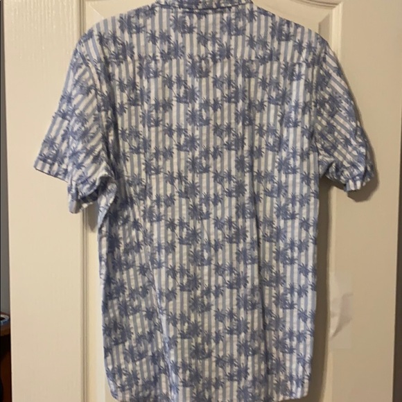 JACK & SMITH: Short sleeve button up shirt (LARGE) - Picture 5 of 6